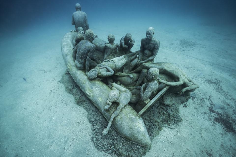 Museo-Atlantico_Lanzarote_Lampedusa_growth_00678-2_Jason-deCaires-Taylor_Sculpture.jpg-nggid041203-ngg0dyn-960x640x100-00f0w010c010r110f110r010t010