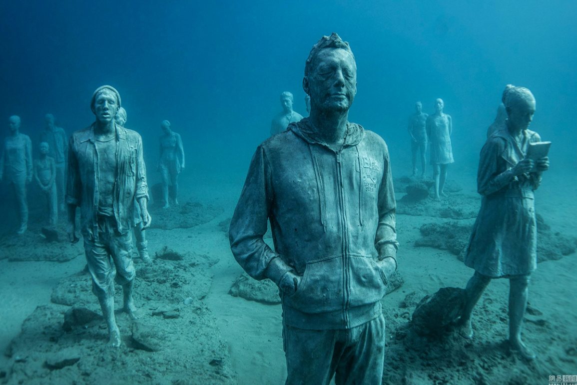 new-underwater-museum-by-jason-decaires-taylor-in-lanzarote-1-1155x770